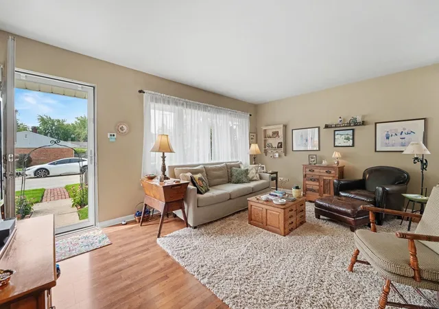 Photo 3 of Single family home for sale at 17156 Walter St, Lansing, IL 60438 | MLS# 12736287 | Listing updated on 2026-08-22