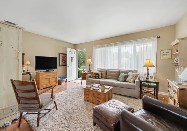 Photo 3 of Single family home for sale at 17156 Walter St, Lansing, IL 60438 | MLS# 12736287 | Listing updated on 2026-08-22