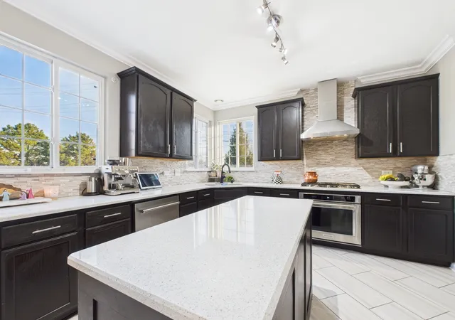 2nd image of 6402 Valley Ridge Dr, Plainfield, IL 60586 | MLS# 12736343