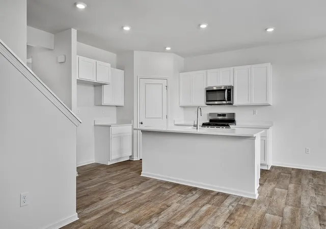 5th image of 863 Cascade Ct, Pingree Grove, IL 60140 | MLS# 12736344