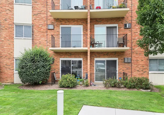 Photo 2 of Condo for sale at 9724 S Karlov Ave #207, Oak Lawn, IL 60453 | MLS# 12736350 | Listing updated on 2026-08-25