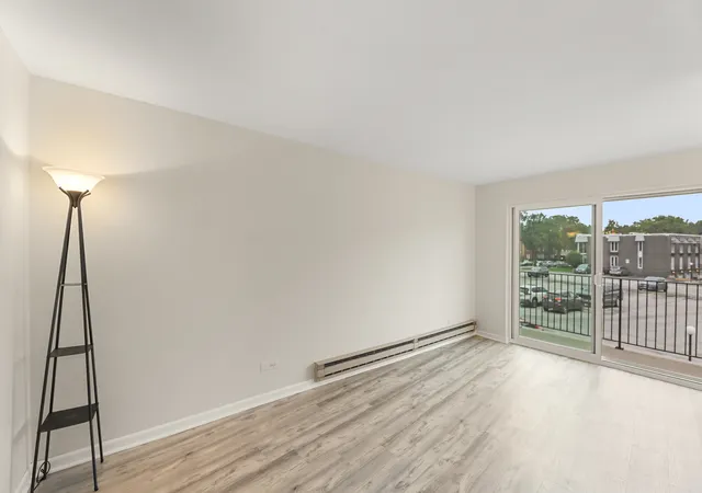 Listing Photo 3 - Condo for sale in building located at 9724 S Karlov Ave, Oak Lawn, IL 60453 - Unit #207