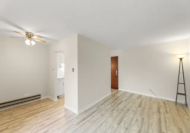 Listing Photo 5 - Condo for sale in building located at 9724 S Karlov Ave, Oak Lawn, IL 60453 - Unit #207