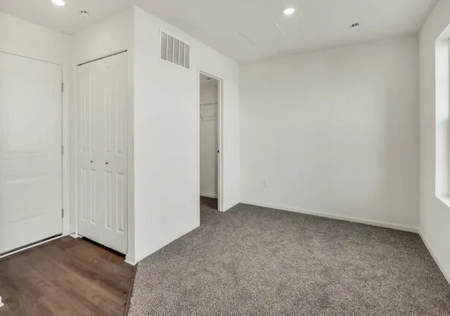 4th image of 2682 Arrowhead Dr, Pingree Grove, IL 60140 | MLS# 12736354