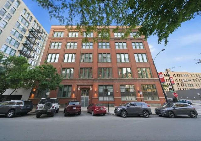 1st image of 331 S Peoria St #107, Chicago, IL 60607 | MLS# 12736390