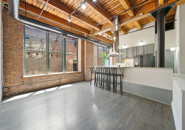 2nd image of 331 S Peoria St #107, Chicago, IL 60607 | MLS# 12736390