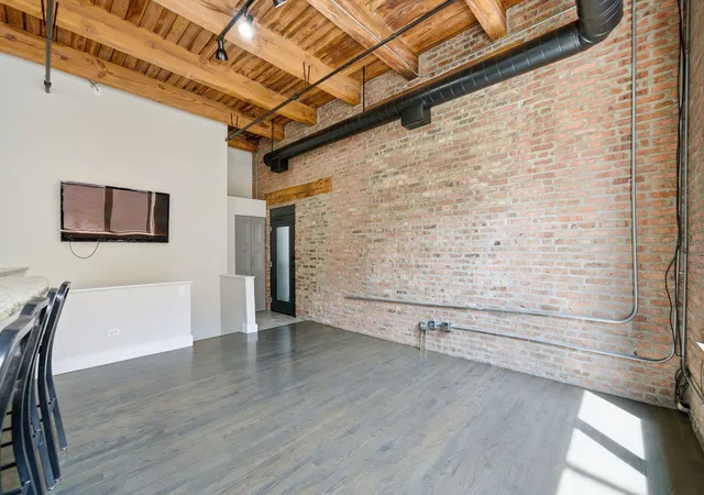 3rd image of 331 S Peoria St #107, Chicago, IL 60607 | MLS# 12736390