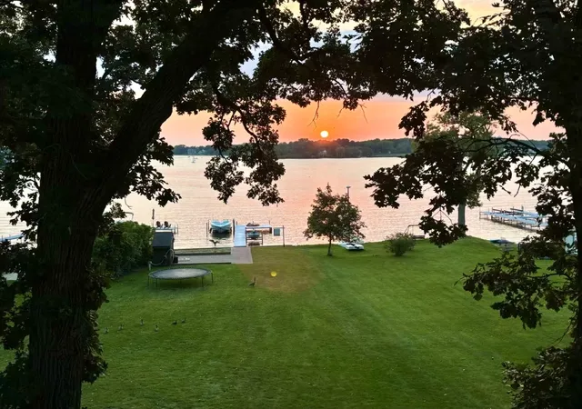 3rd image of 605 Lake Shore Blvd, Wauconda, IL 60084 | MLS# 12736392