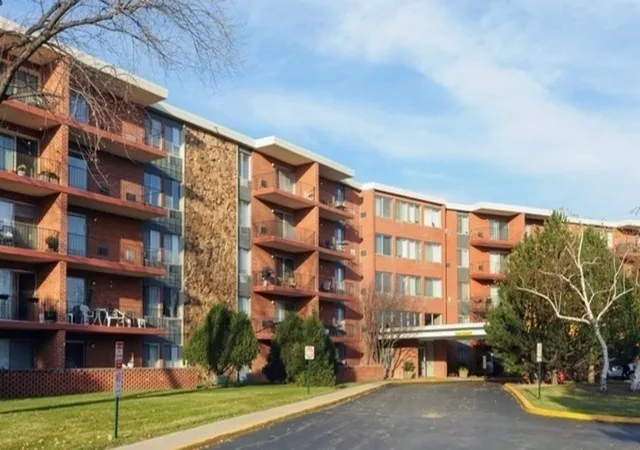 1st image of 16 E Old Willow Rd #209S, Prospect Heights, IL 60070 | MLS# 12736400
