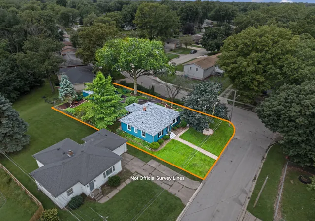 Photo 44 of Single family home for sale at 404 24th Avenue, East Moline, IL 61244 | MLS# 12736402 | Listing updated on 2026-09-08
