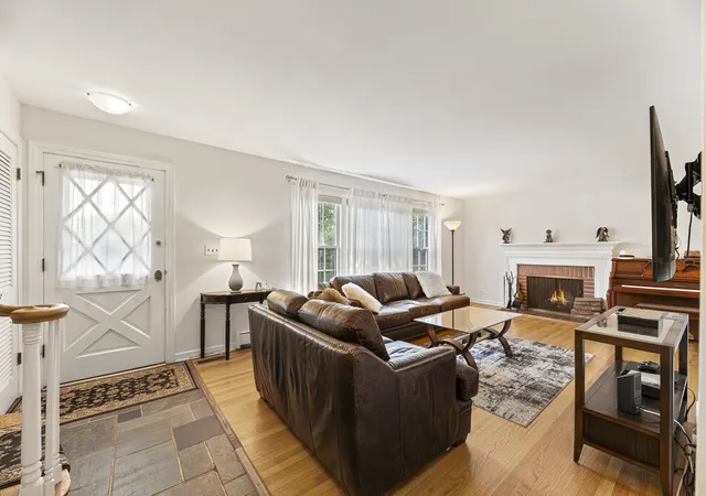3rd image of 1130 E Lake Ave, Glenview, IL 60025 | MLS# 12736416