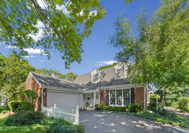 Photo 2 of Single family home for sale at 1533 N Belmont Ave, Arlington Heights, IL 60004 | MLS# 12736421 | Listing updated on 2026-08-25
