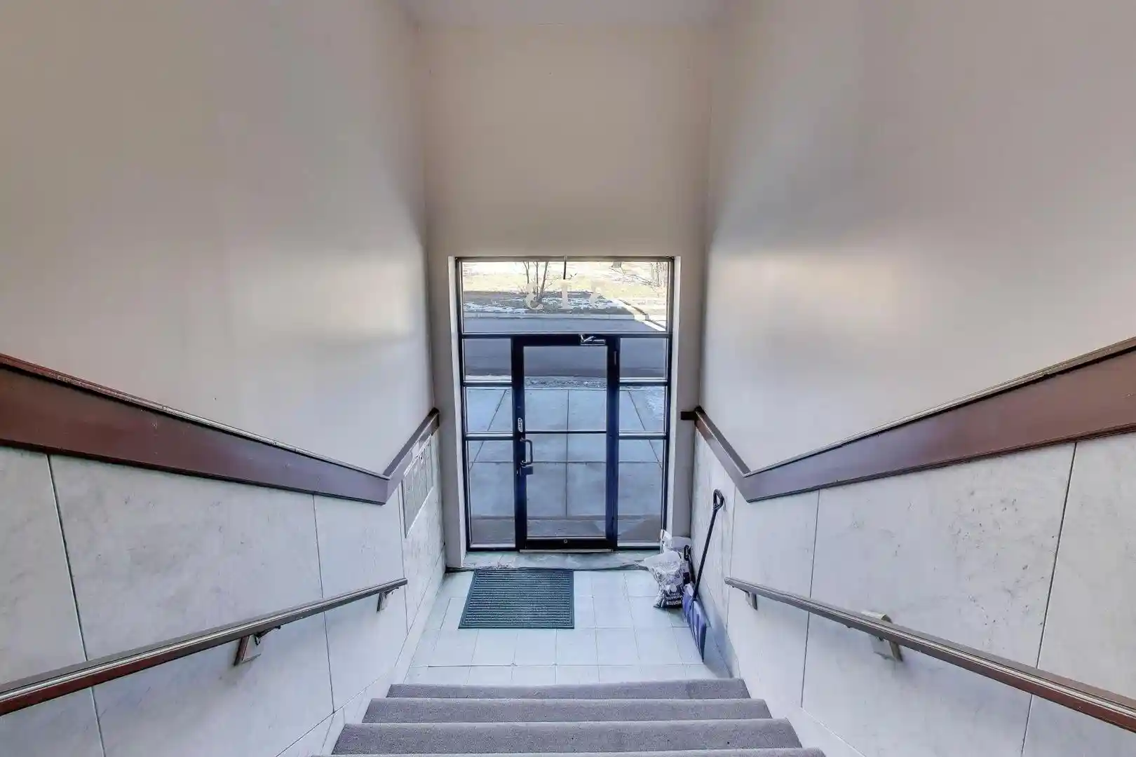 Listing Photo 2 - Condo for sale in 313 E 60Th St located at 313 E 60Th St, Chicago, IL 60637 - Unit 313 E 60th Street