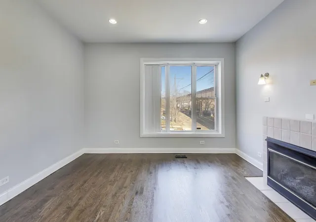 Listing Photo 5 - Condo for sale in building located at 313 E 60Th St, Chicago, IL 60637 - Unit #1