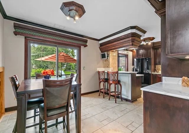 5th image of 570 Sandpebble Dr, Schaumburg, IL 60193 | MLS# 12736433