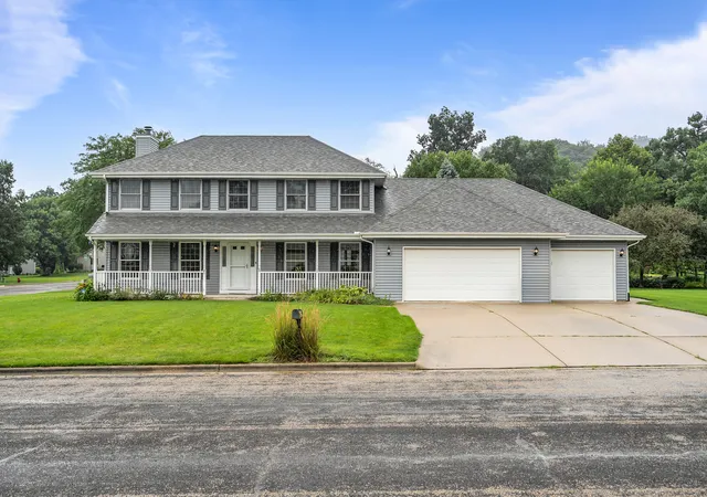 Photo 1 of Single family home for sale at 601 Fair Park Dr, Oregon, IL 61061 | MLS# 12736462 | Listing updated on 2026-09-01