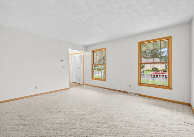 Photo 4 of Single family home for sale at 601 Fair Park Dr, Oregon, IL 61061 | MLS# 12736462 | Listing updated on 2026-09-01