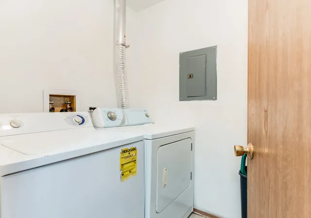 image of 2350 S St, Elgin, IL 60123
