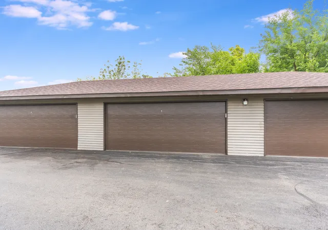 18th image of 2350 South St #D, Elgin, IL 60123 | MLS# 12736473