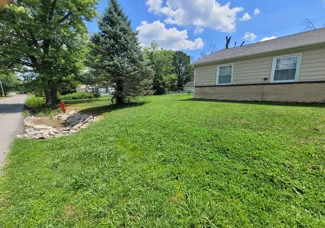 Photo 2 of Sale Pending at 901 S Vicksburg St, Marion, IL 62959 | MLS# 12736521 | Listing updated on 2026-08-28