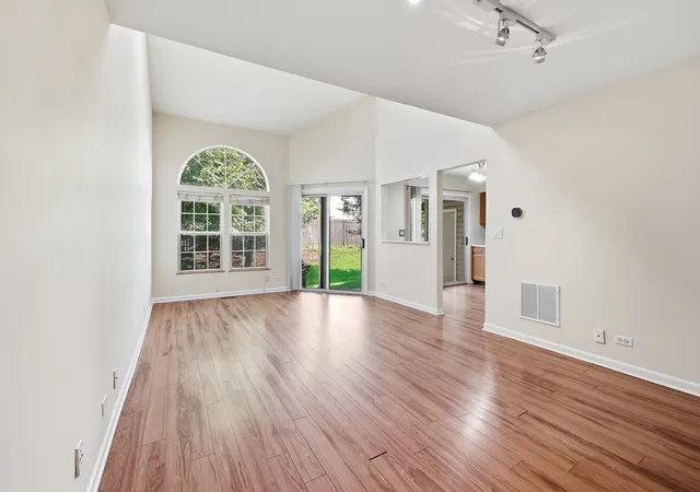 Photo 3 of Townhouse for sale at 383 Kerry Ct, Carol Stream, IL 60188 | MLS# 12736526 | Listing updated on 2026-08-28