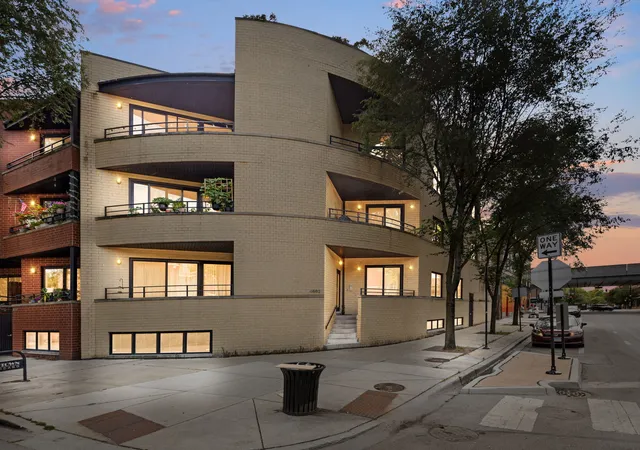 Photo 1 of Condo for sale at 4662 N Winthrop Ave #1S, Chicago, IL 60640 | MLS# 12736528 | Listing updated on 2026-09-01