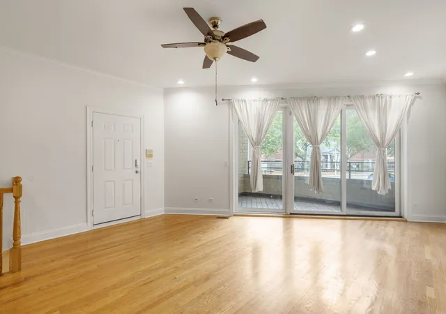 Photo 3 of Condo for sale at 4662 N Winthrop Ave #1S, Chicago, IL 60640 | MLS# 12736528 | Listing updated on 2026-09-01