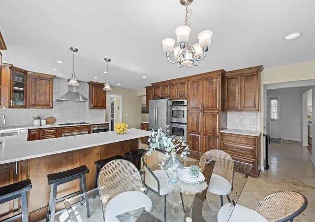 5th image of 26 Brandywine Rd, South Barrington, IL 60010 | MLS# 12736536