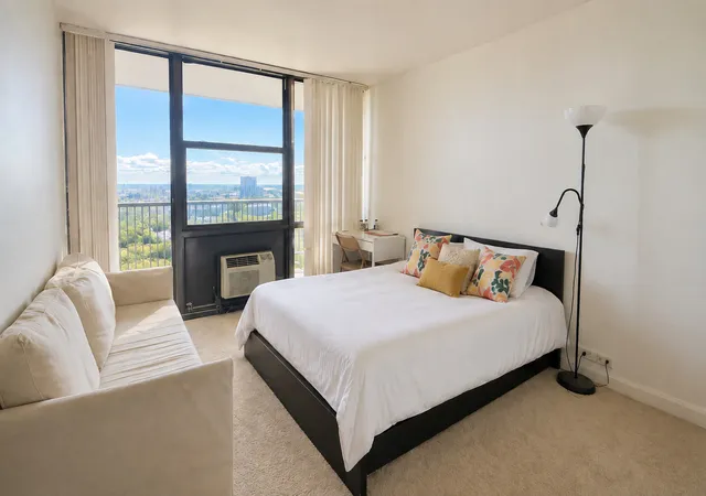Photo 4 of Condo for sale at 2901 S Michigan Ave #1704, Chicago, IL 60616 | MLS# 12736538 | Listing updated on 2026-09-05