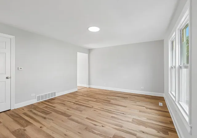 Photo 3 of Townhouse for sale at 852 Colonial Dr #E, Wheeling, IL 60090 | MLS# 12736542 | Listing updated on 2026-08-27