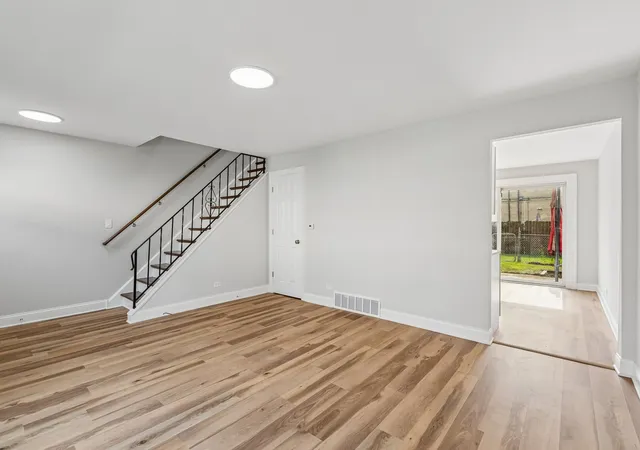 Photo 4 of Townhouse for sale at 852 Colonial Dr #E, Wheeling, IL 60090 | MLS# 12736542 | Listing updated on 2026-08-27