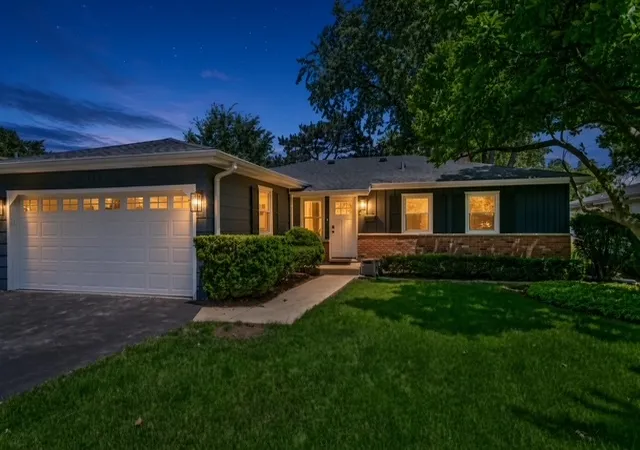 2nd image of 145 Walton St, Barrington, IL 60010 | MLS# 12736583