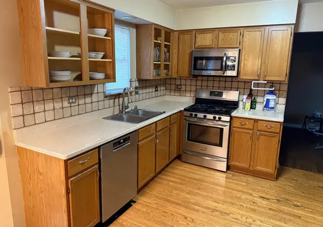 Photo 3 of Single family home for sale at 406 Juniper Dr, North Aurora, IL 60542 | MLS# 12736585 | Listing updated on 2026-09-03