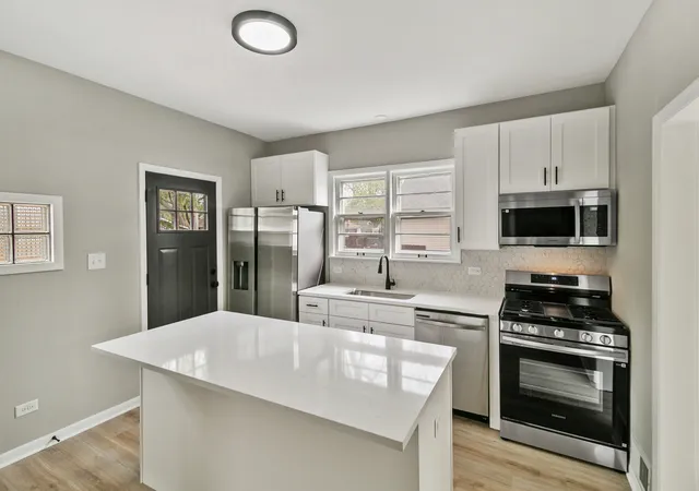 Photo 3 of Single family home for sale at 18415 Morris Ave, Homewood, IL 60430 | MLS# 12736593 | Listing updated on 2026-08-25