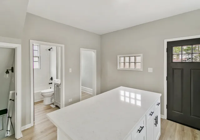 Photo 4 of Single family home for sale at 18415 Morris Ave, Homewood, IL 60430 | MLS# 12736593 | Listing updated on 2026-08-25