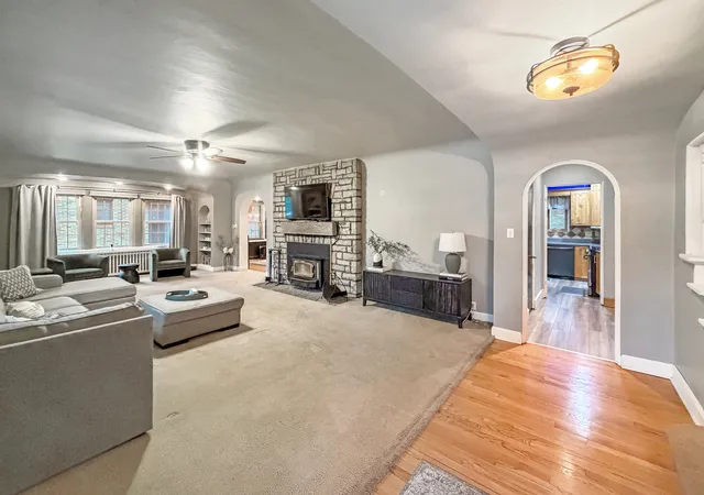 Photo 4 of Sale Pending at 1544 W Lincoln Blvd, Freeport, IL 61032 | MLS# 12736599 | Listing updated on 2026-08-21