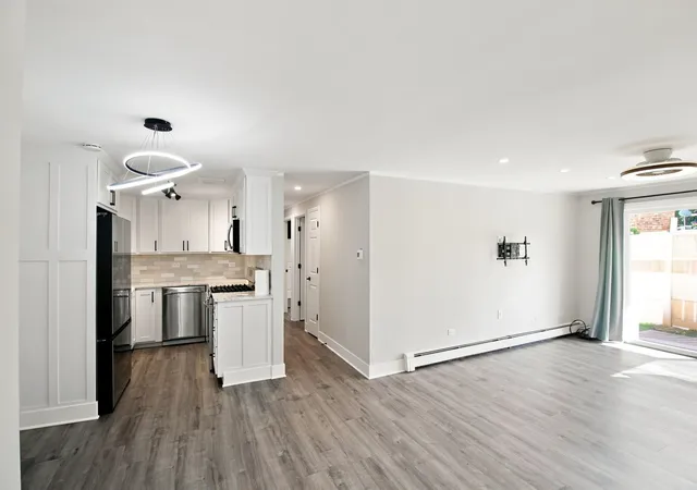 Listing Photo 3 - Condo for sale in building located at 9986 S 84Th Ter, Palos Hills, IL 60465 - Unit #103