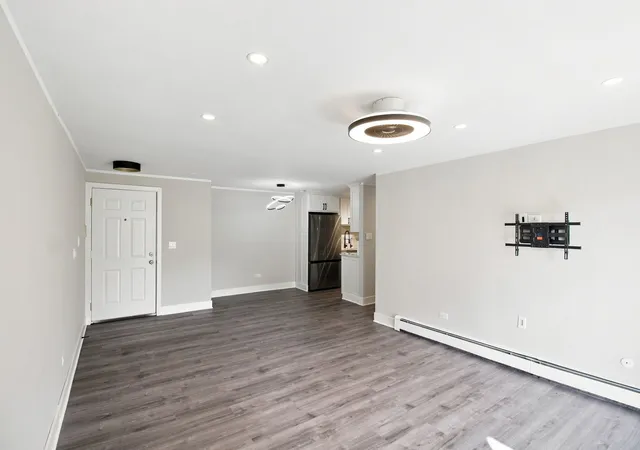 Listing Photo 4 - Condo for sale in building located at 9986 S 84Th Ter, Palos Hills, IL 60465 - Unit #103
