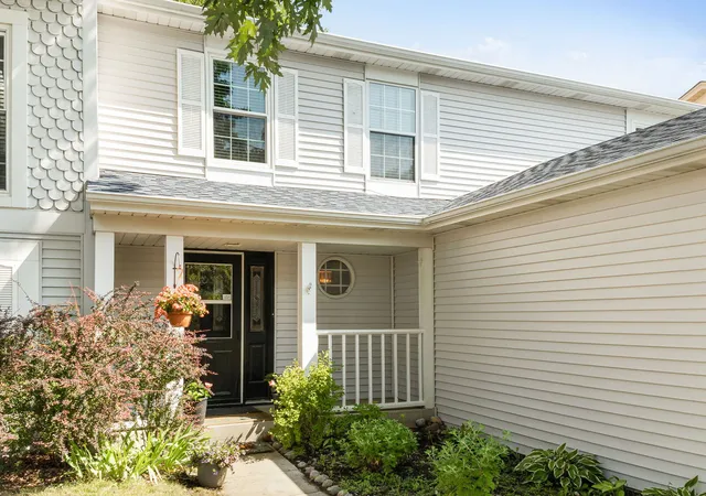 2nd image of 1615 Estate Cir, Naperville, IL 60565 | MLS# 12736613