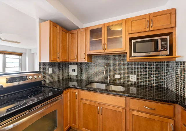4th image of 2909 N Sheridan Rd #1703, Chicago, IL 60657 | MLS# 12736627