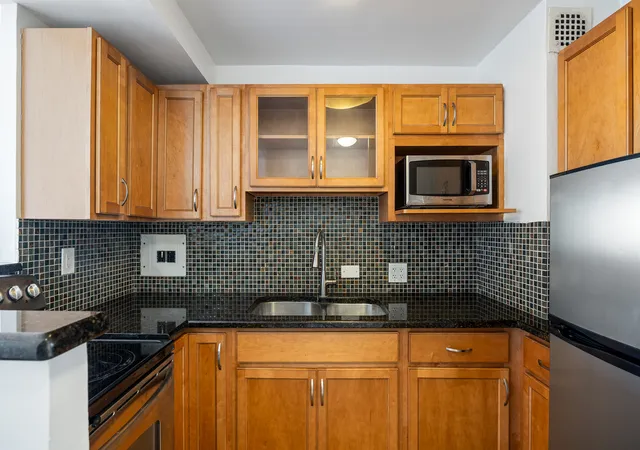 5th image of 2909 N Sheridan Rd #1703, Chicago, IL 60657 | MLS# 12736627