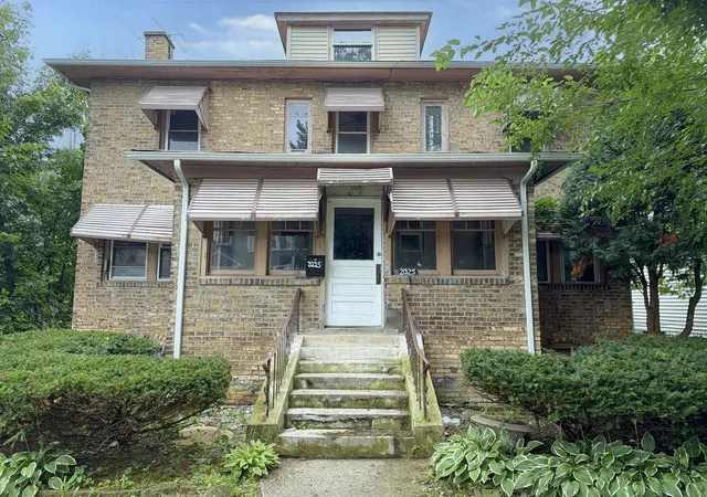 2nd image of 2025 Dodge Ave, Evanston, IL 60201 | MLS# 12736637