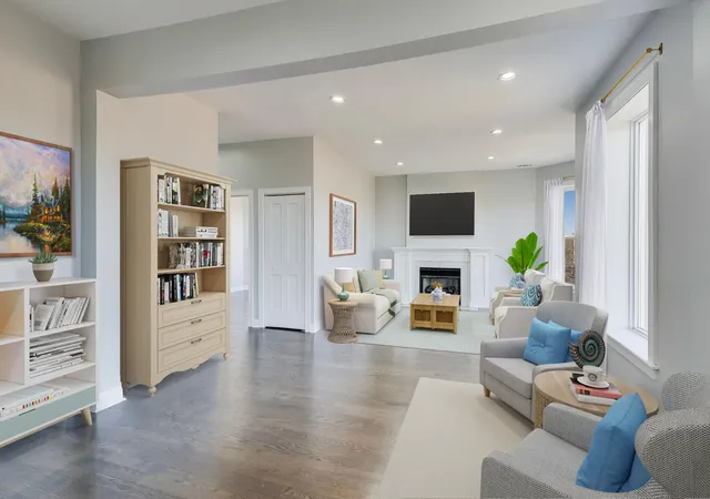 Photo 2 of Condo for sale at 313 E 60th Street #4, Chicago, IL 60637 | MLS# 12736648 | Listing updated on 2026-09-04