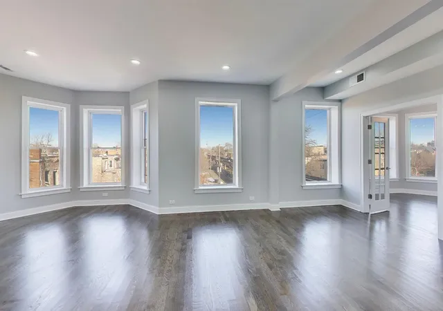 Photo 4 of Condo for sale at 313 E 60th Street #4, Chicago, IL 60637 | MLS# 12736648 | Listing updated on 2026-09-04