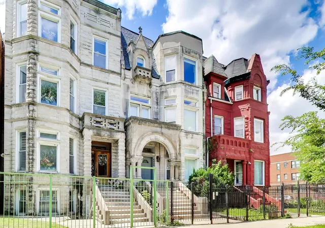 Listing Photo 4 - Condo for sale in building located at 4408 S Michigan Ave, Chicago, IL 60653