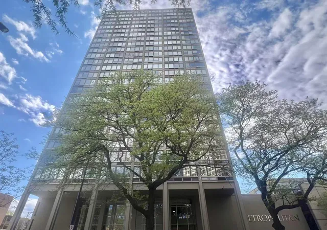 2nd image of 5320 N Sheridan Rd #2203, Chicago, IL 60640 | MLS# 12736660