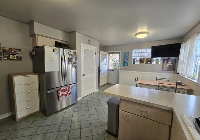 Listing Photo 5 - Condo for sale in building located at 6134 W Leland Ave, Chicago, IL 60630