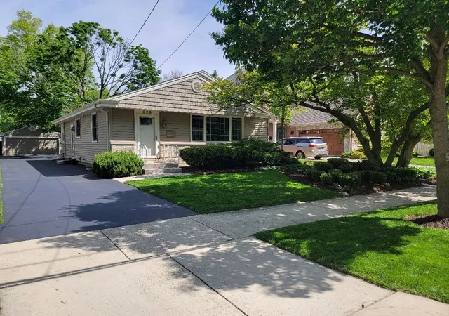 5th image of 229 Fuller Rd, Hinsdale, IL 60521 | MLS# 12736682