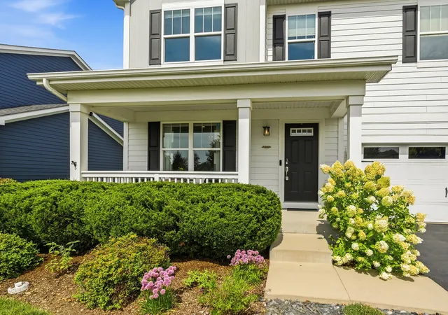 2nd image of 322 Longview Dr, Elgin, IL 60124 | MLS# 12736698
