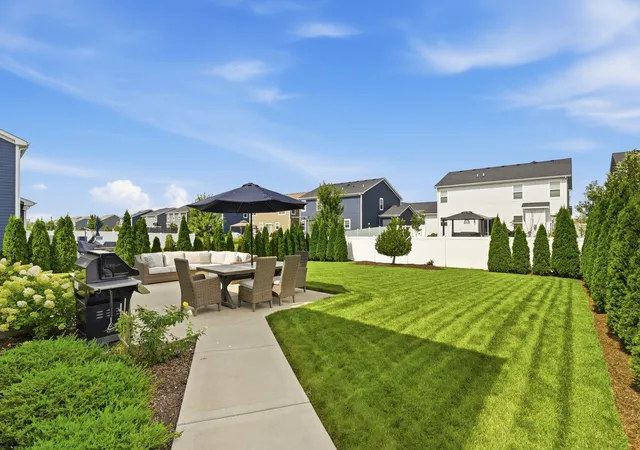 33rd image of 322 Longview Dr, Elgin, IL 60124 | MLS# 12736698